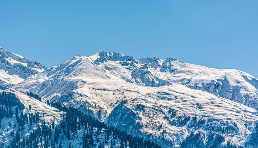 Budget vs Luxury Tour Packages for Himachal Pradesh: Which One Should You Choose?