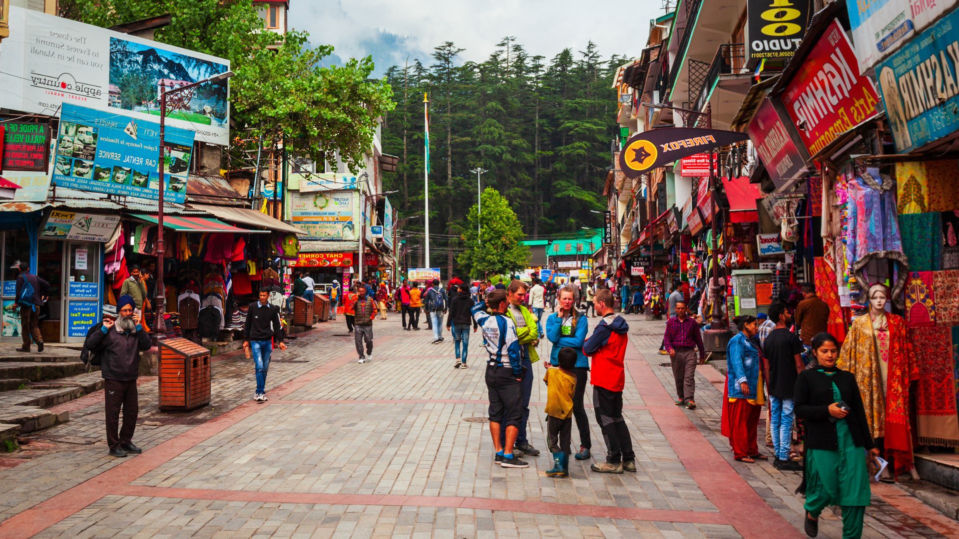 Day 1 / ( New Delhi ) Delhi to Manali Overnight Journey