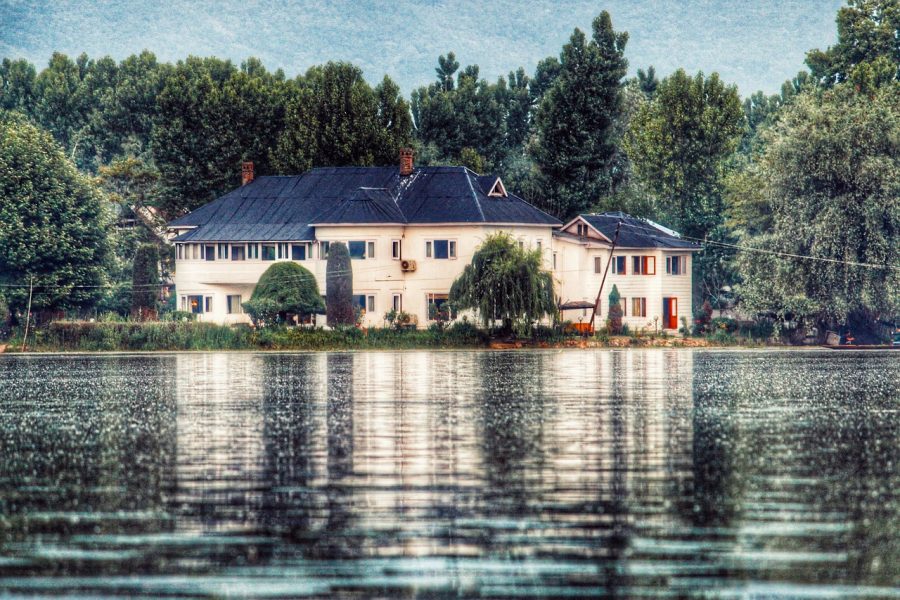 Kashmir & Vaishno Devi Yatra – 6 Days Package