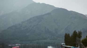 Kashmir Travel Guide 2026: Best Places to Visit, Things to Do & Travel Tips